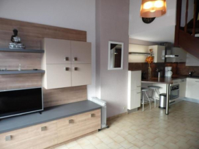 Duplex moderne à 150m de la plage avec terrasse, parking et équipements complets - FR-1-326-529